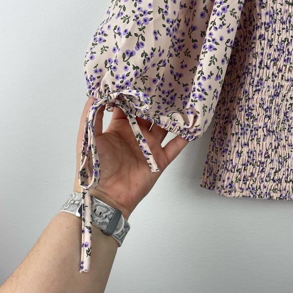 NEW Pink Diamond Smocked Pink Floral Blouse Tie Sleeves Size XL - Picture 6 of 6
